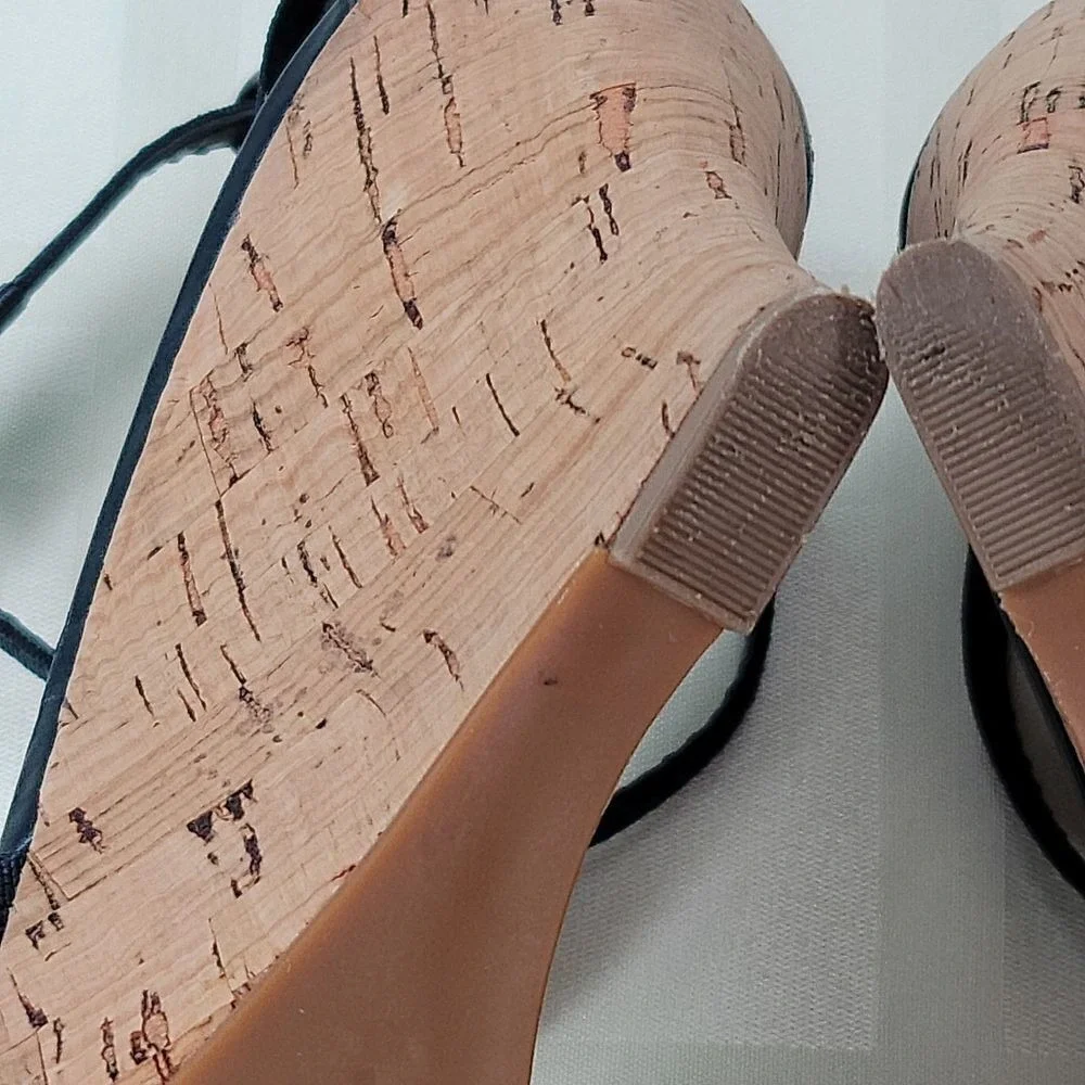 Audrey Brooke Amber Black Strappy Sandals‎